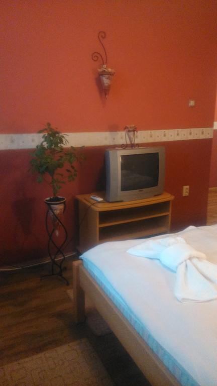 Hotel Dombovar Room photo