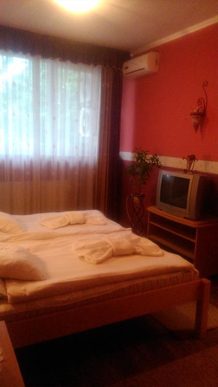 Hotel Dombovar Room photo