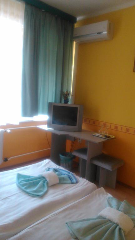 Hotel Dombovar Room photo